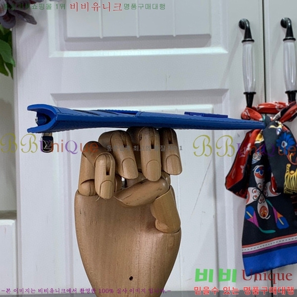 #���̺��� ���� ī�� Ȧ�� M82282-101