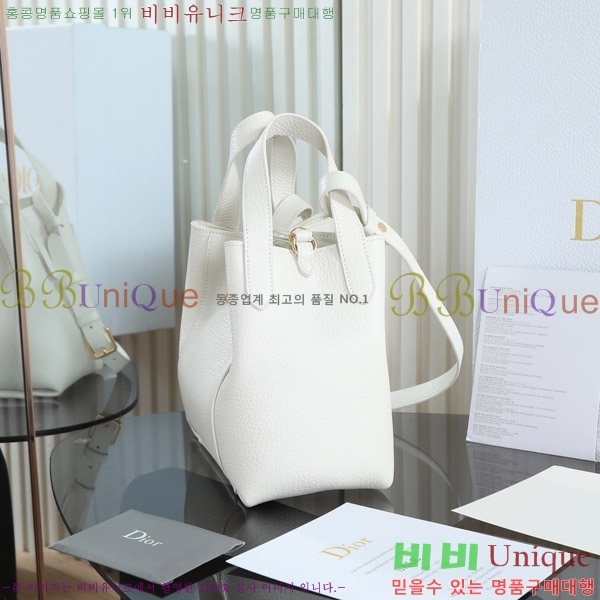 # Signature  Ŷ D799100-703