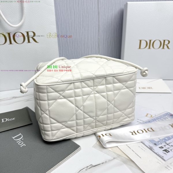 # D-Motion ̵  M2852-3-590롽