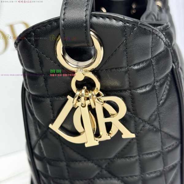 # D-Motion ̵  M2852-1-590롽