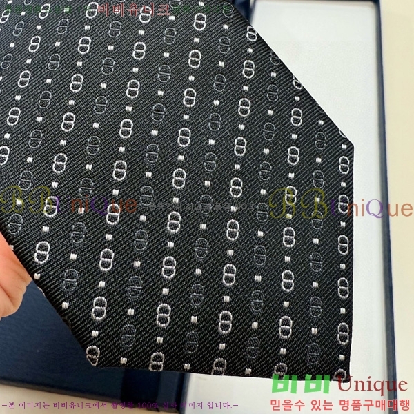 ��� ��Ÿ�� HQ523612