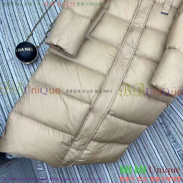 ���� ��**�� �ٿ� �е� MAXM2120544-3