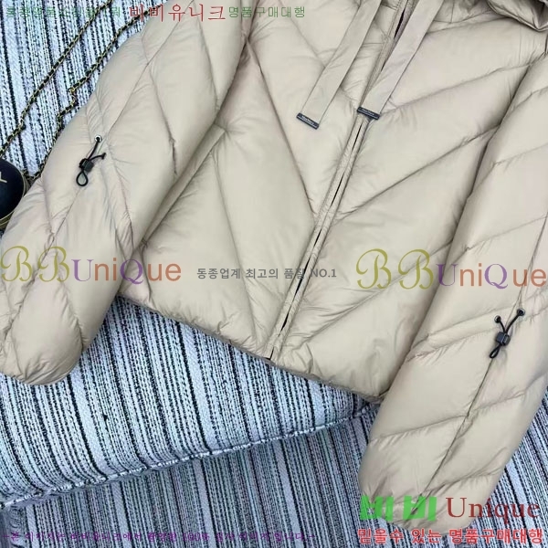 ���� ��**�� �ٿ� �е� MAXM2120544-17