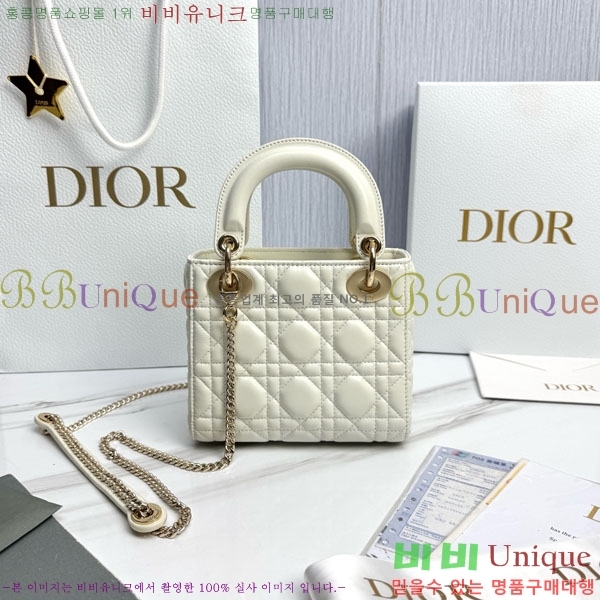 # Lady Dior ̴ ̵ M0505-1001