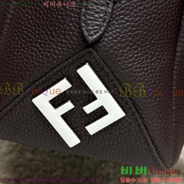 # ̵  ΰ     7VA672-102