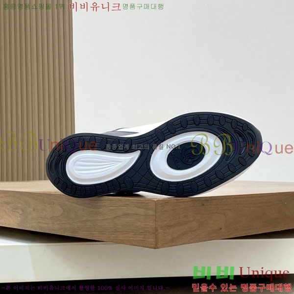 ���� ��**�� ����Ŀ�� MO592266-7