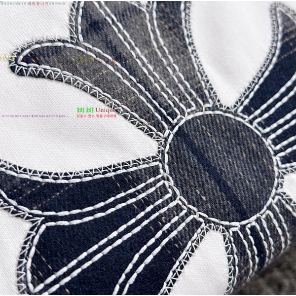 ���� ũ������ ���� Ƽ���� CH836713-1