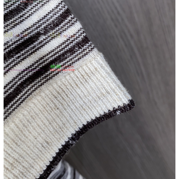 ���� ���ڷ� ��ġ�ڸ� ���� Ƽ���� BC635274