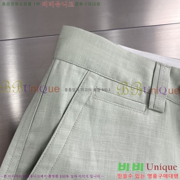 ���� ���ڷ� ��ġ�ڸ� �ݹ��� BC75668-4